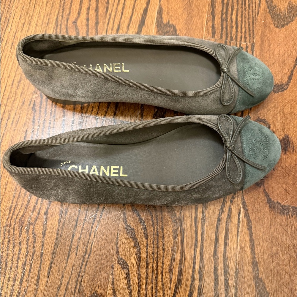 CHANEL Women's Suede Ballet Flats